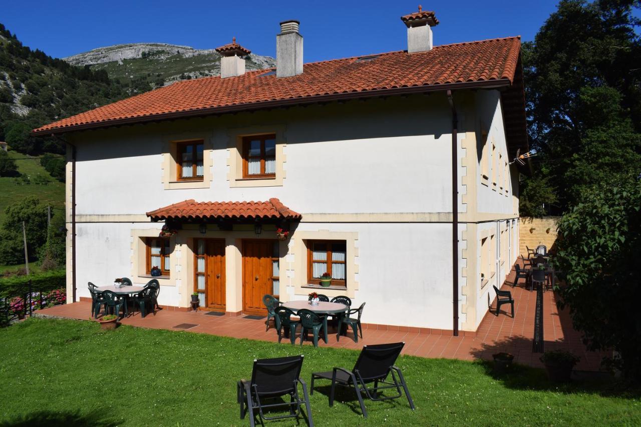 Apartamentos Rurales La Taberna Matienzo Eksteriør billede