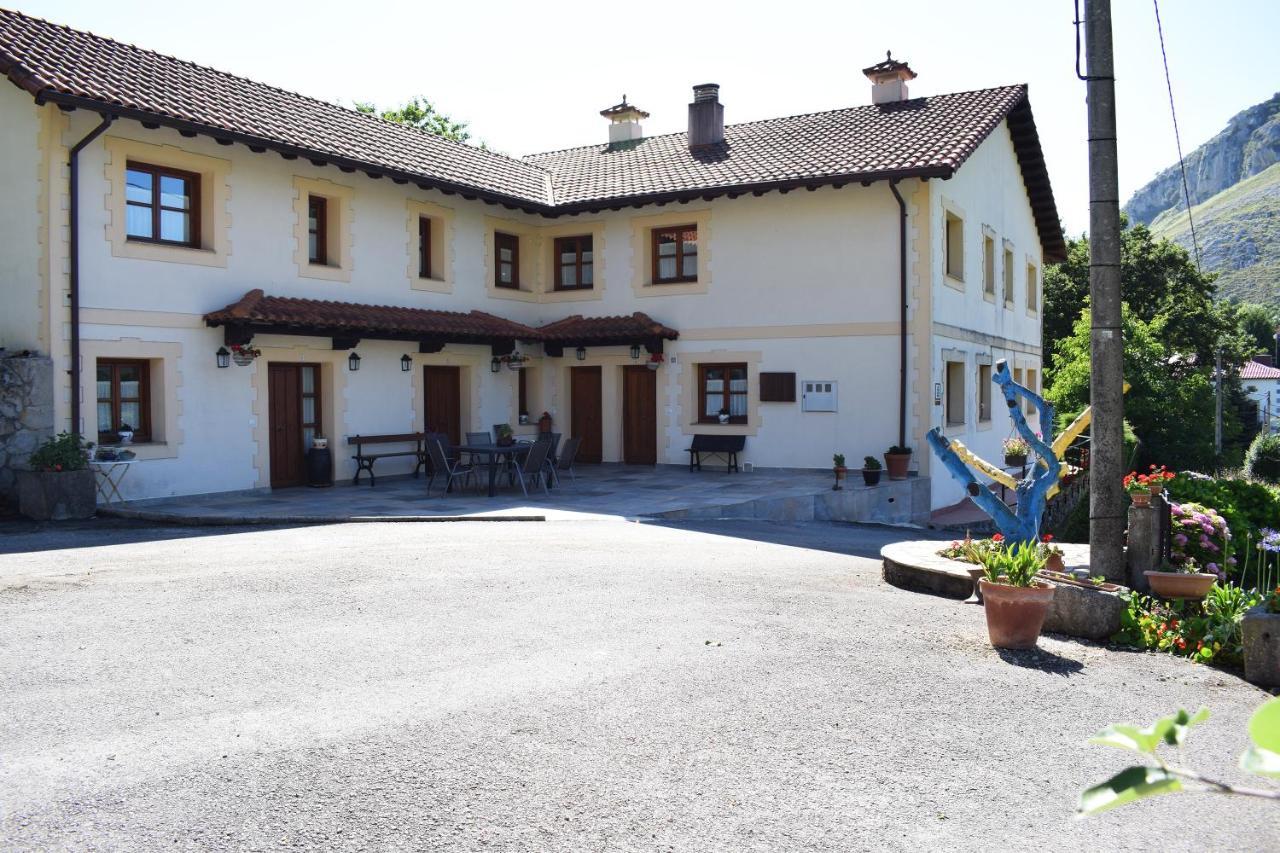 Apartamentos Rurales La Taberna Matienzo Eksteriør billede